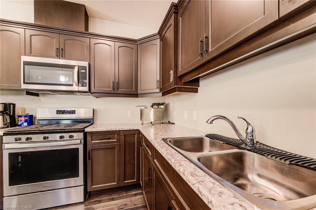 8-575 Albert Avenue N Property Photo 15