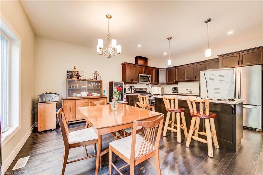 8-575 Albert Avenue N Property Photo 20