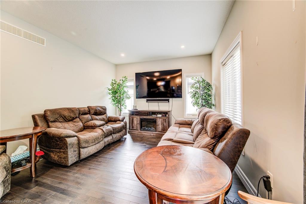 8-575 Albert Avenue N Property Photo 21