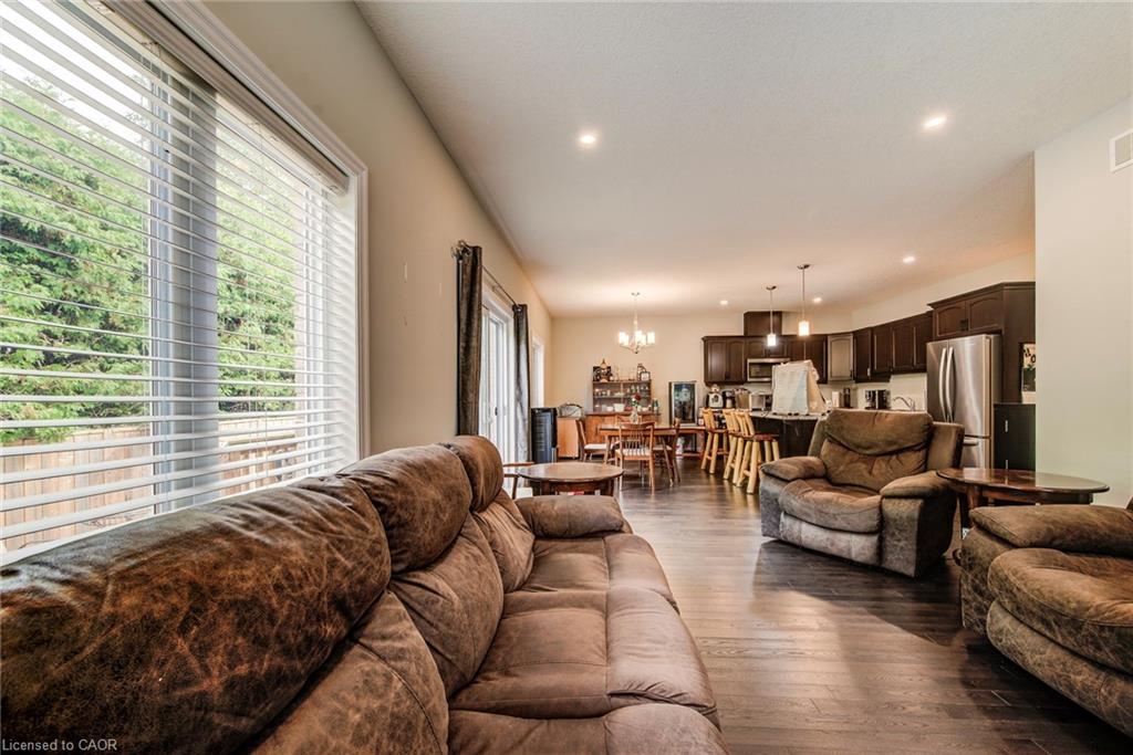 8-575 Albert Avenue N Property Photo 22