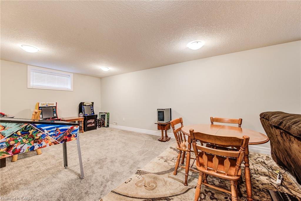 8-575 Albert Avenue N Property Photo 25