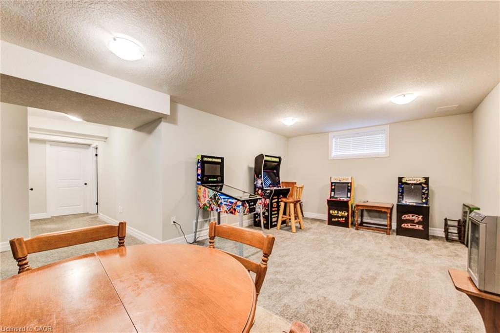 8-575 Albert Avenue N Property Photo 26