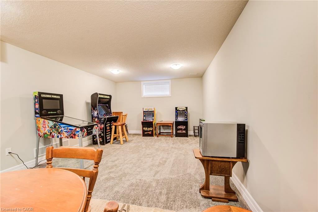 8-575 Albert Avenue N Property Photo 27