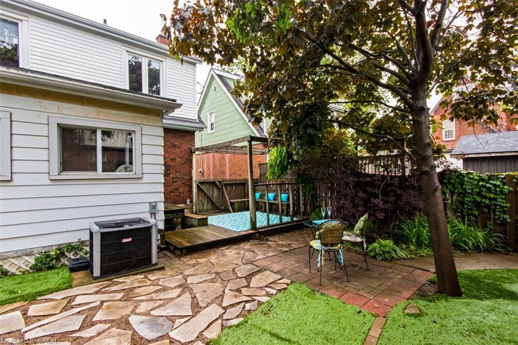 19 Gilmore Place Property Photo 5