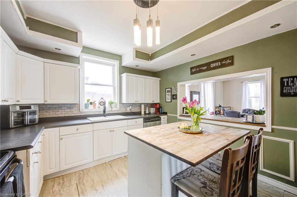 137 Wellington Street Property Photo 5