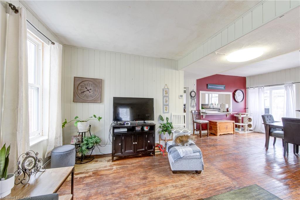 137 Wellington Street Property Photo 17