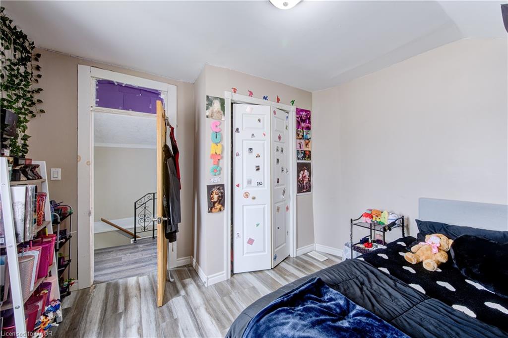 137 Wellington Street Property Photo 24