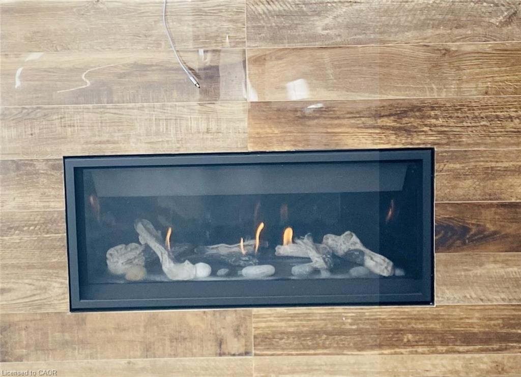 319 Moorlands Crescent Property Photo 5