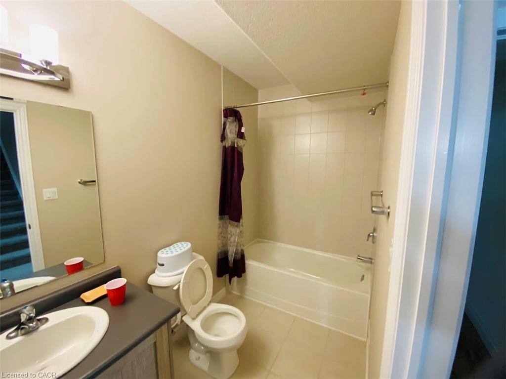 319 Moorlands Crescent Property Photo 14