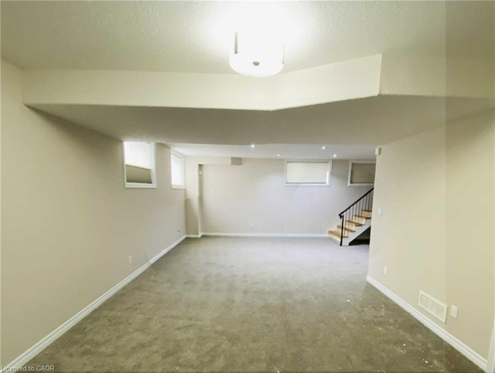 319 Moorlands Crescent Property Photo 16