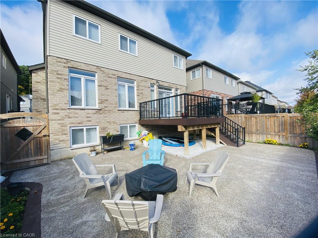 319 Moorlands Crescent Property Photo 23