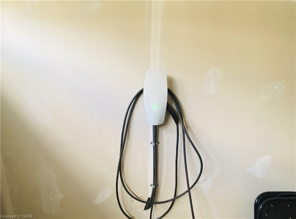 319 Moorlands Crescent Property Photo 25