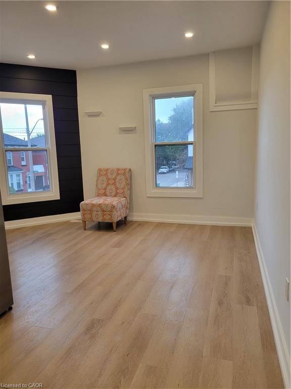 2-262 Robert Street Property Photo 2