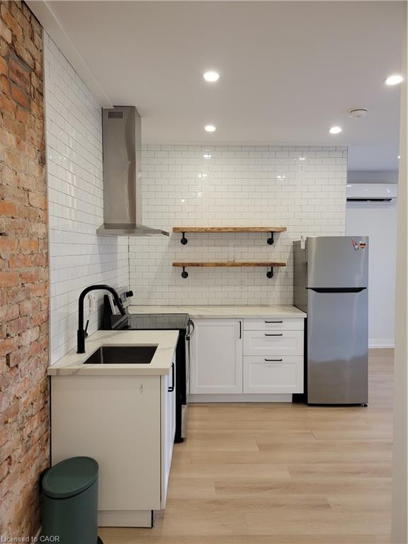 2-262 Robert Street Property Photo 5