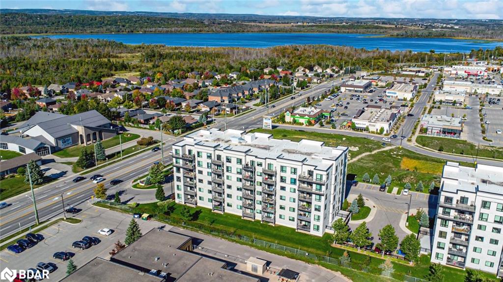 404-295 Cundles Road East Property Photo 1