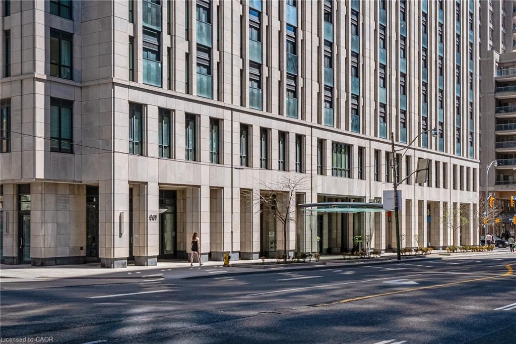 1809-955 Bay Street Property Photo 2