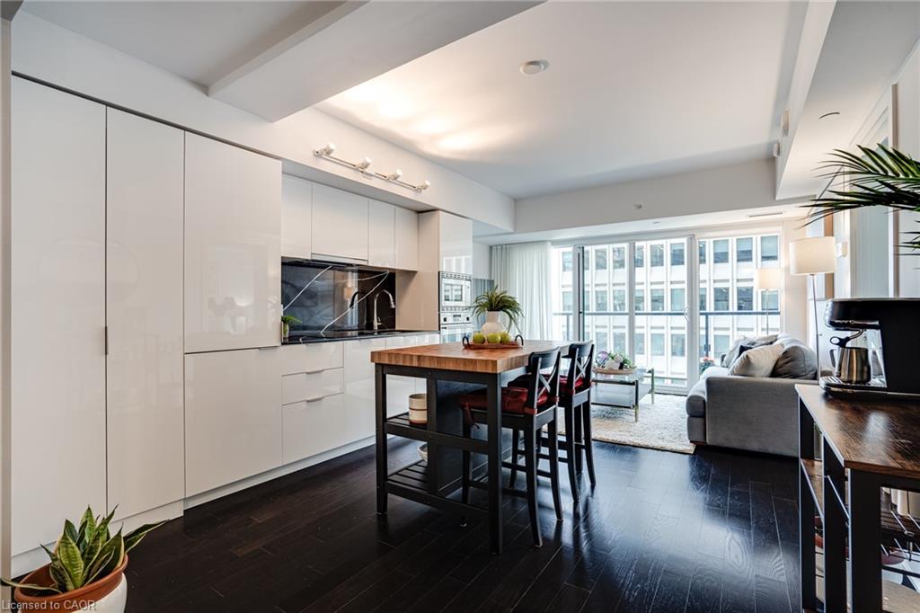 1809-955 Bay Street Property Photo 9