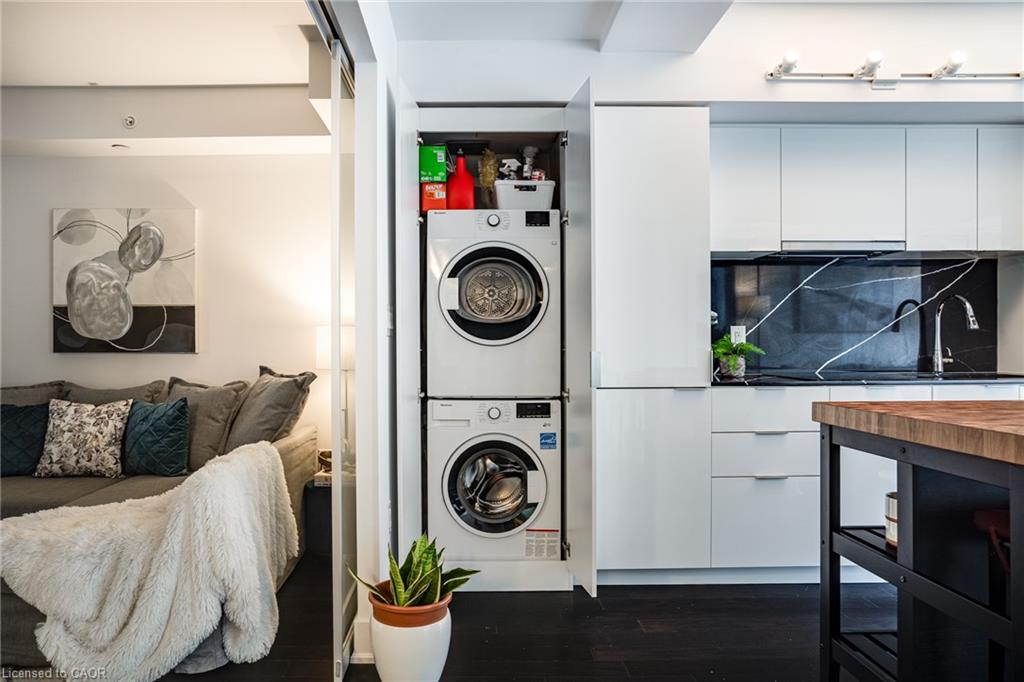 1809-955 Bay Street Property Photo 10