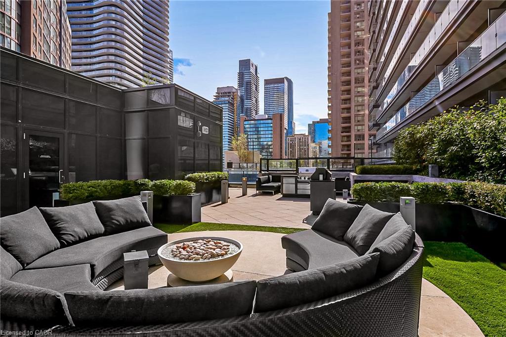 1809-955 Bay Street Property Photo 37