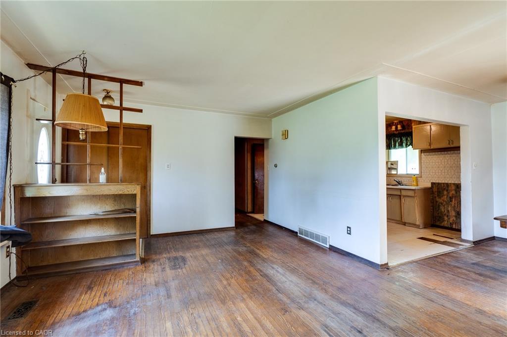 2795 Victoria Street N Property Photo 10