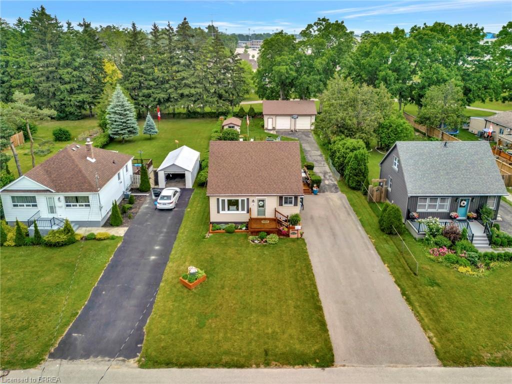 48 Willow Drive Property Photo 1