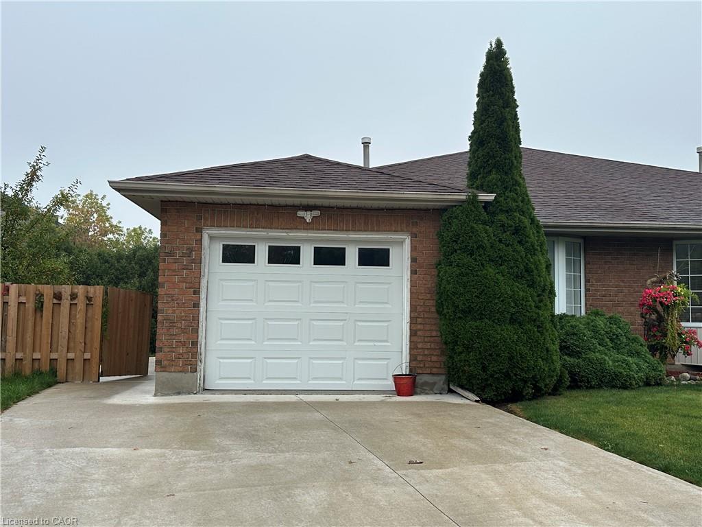 417 Bankside Crescent Property Photo 1