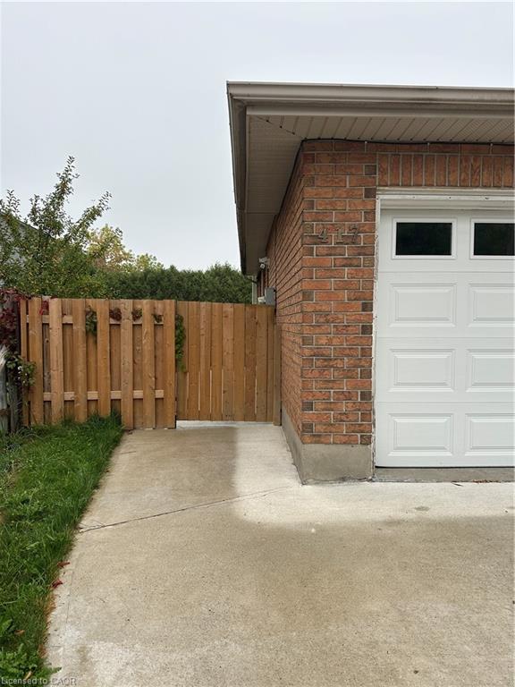 417 Bankside Crescent Property Photo 2