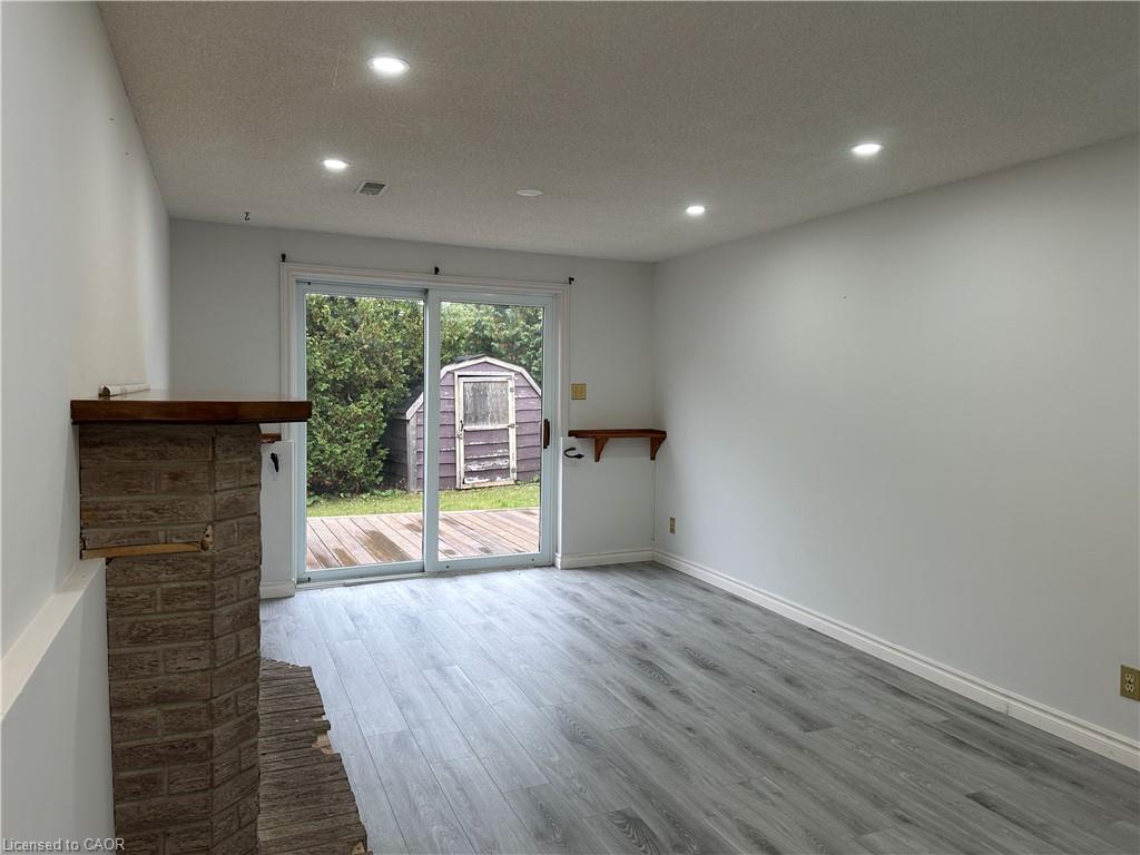 417 Bankside Crescent Property Photo 6