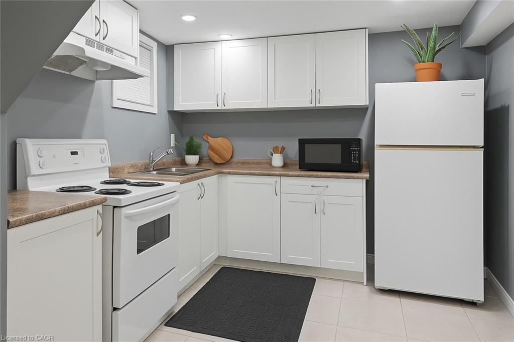 46 Delena Avenue S Property Photo 13