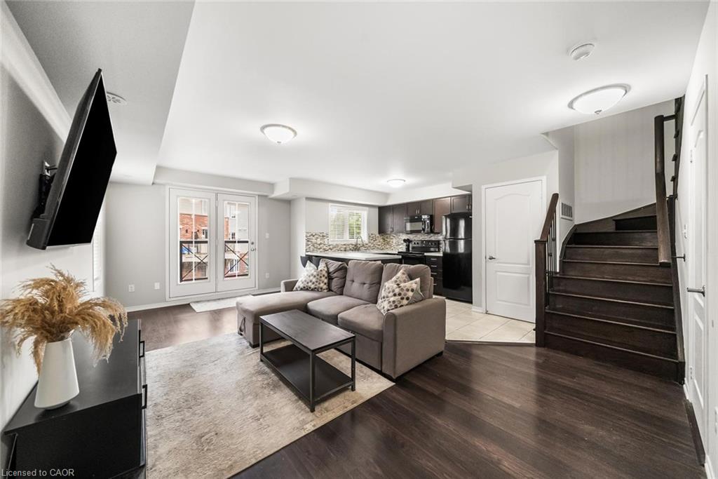 3-2551 Sixth Line Property Photo 6