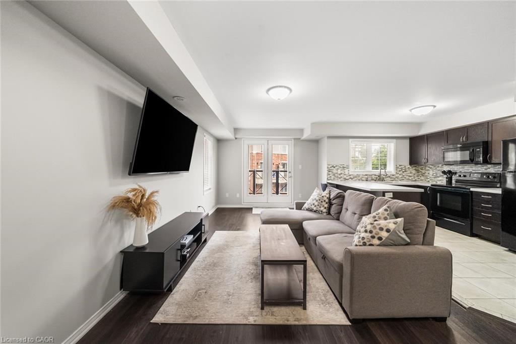 3-2551 Sixth Line Property Photo 7