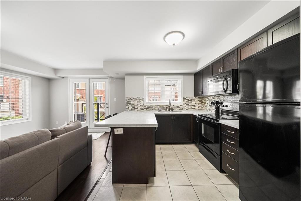 3-2551 Sixth Line Property Photo 9