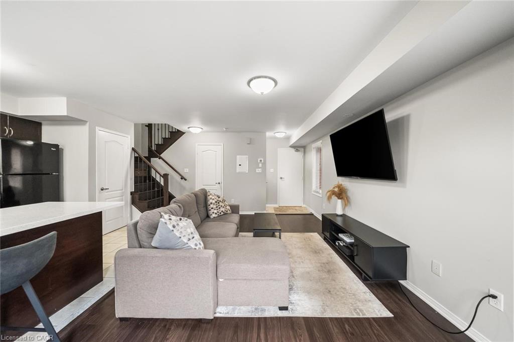 3-2551 Sixth Line Property Photo 11