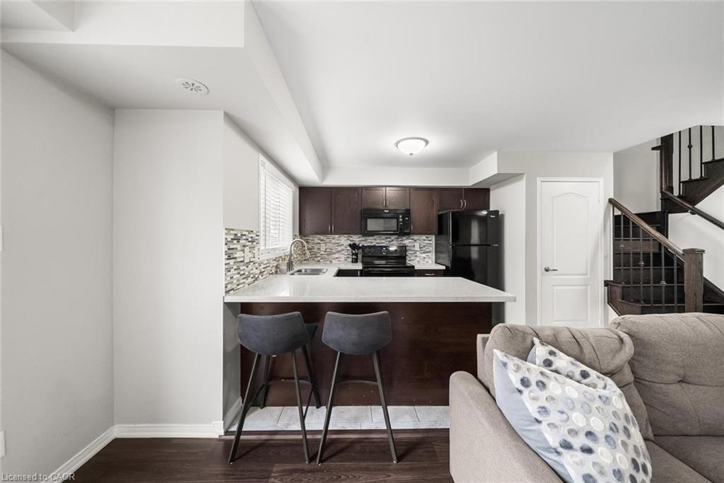 3-2551 Sixth Line Property Photo 13