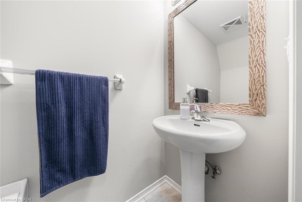 3-2551 Sixth Line Property Photo 14