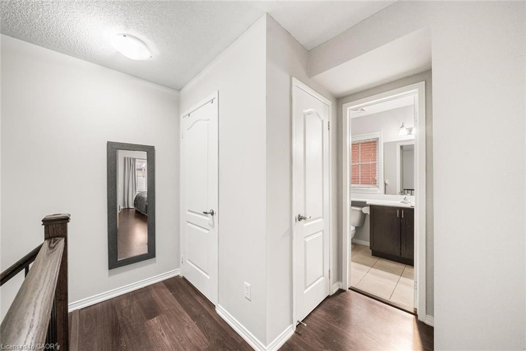 3-2551 Sixth Line Property Photo 17