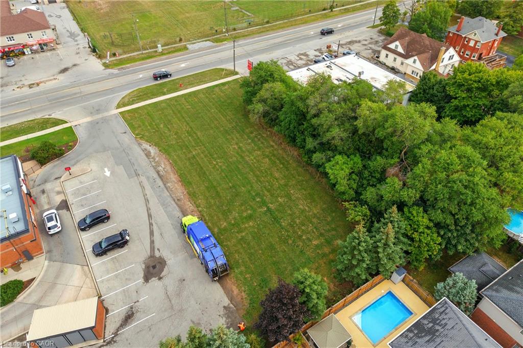 1242 8 Highway Property Photo 3