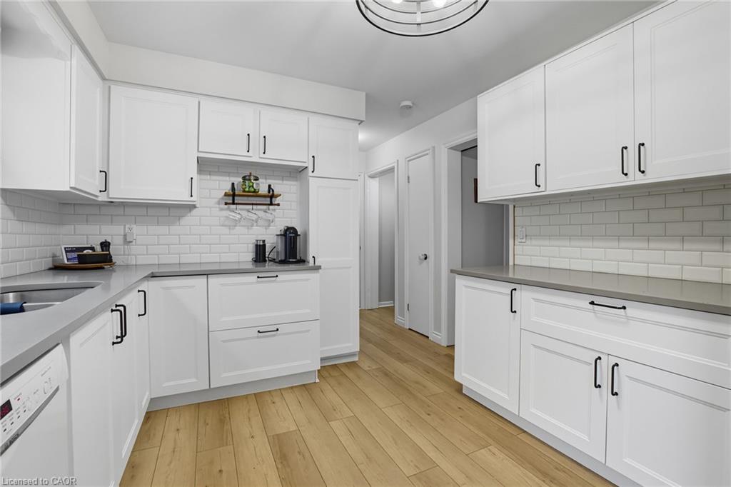 119 Oak Street Property Photo 6