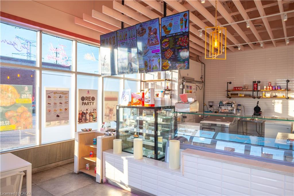 61 James Snow Pkwy Property Photo 5