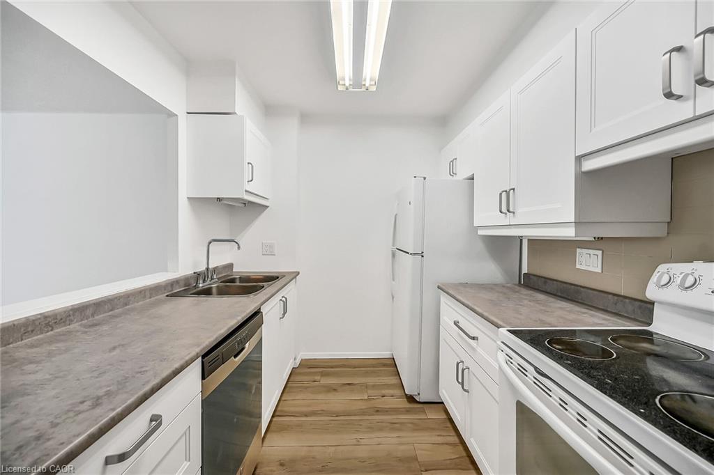 224-22 Southport Street Property Photo 6