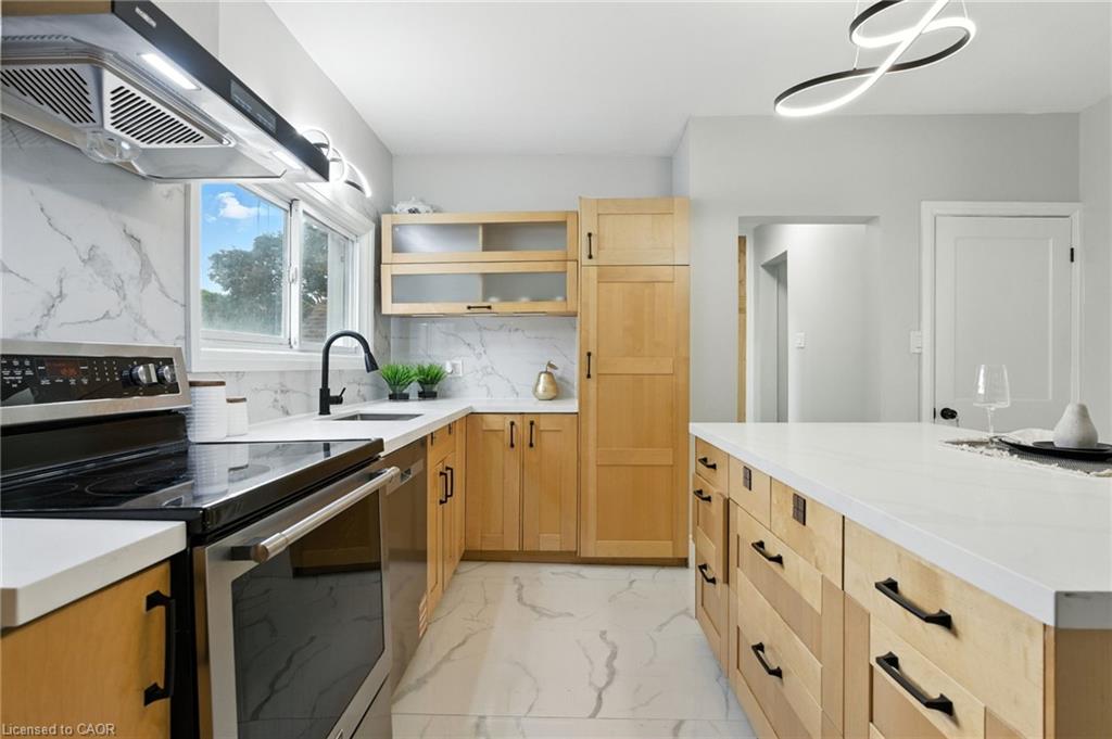 6294 Ker Street Property Photo 8