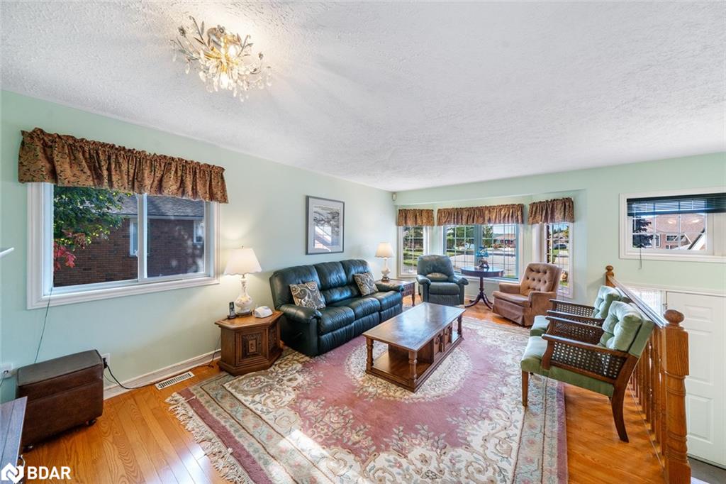 30 Charles Street Property Photo 6