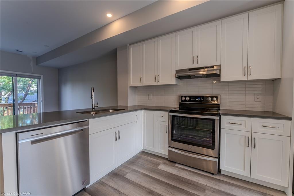 30-720 Grey Street Property Photo 2