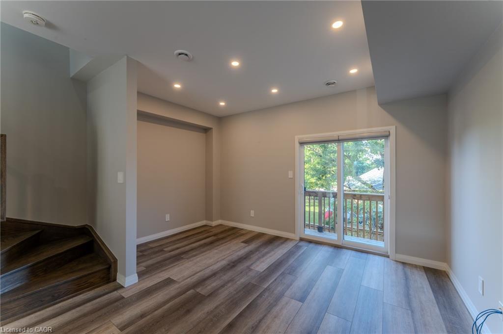 30-720 Grey Street Property Photo 4