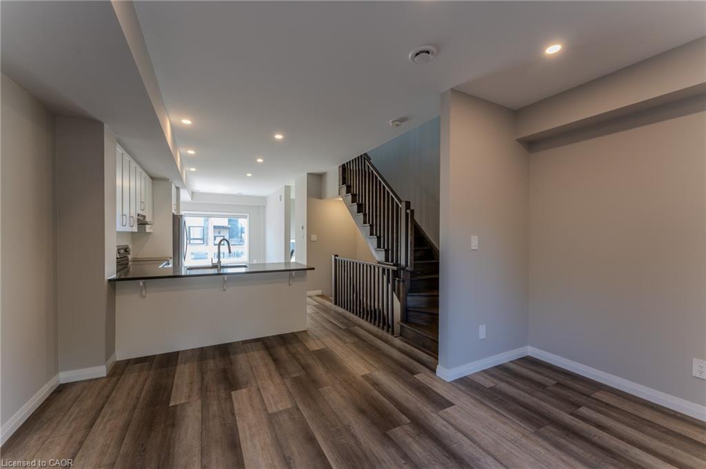 30-720 Grey Street Property Photo 7