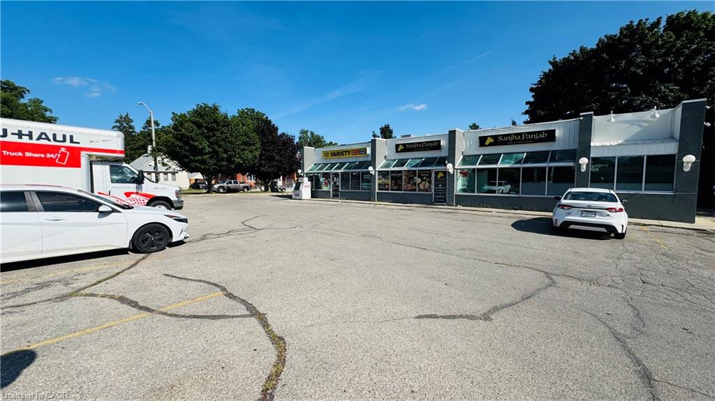 1-780 Dundas Street Property Photo 4