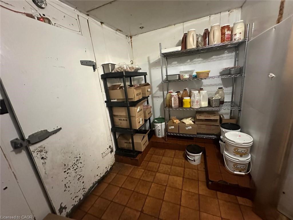 1-478 King Street E Property Photo 10