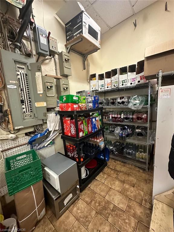 1-478 King Street E Property Photo 11