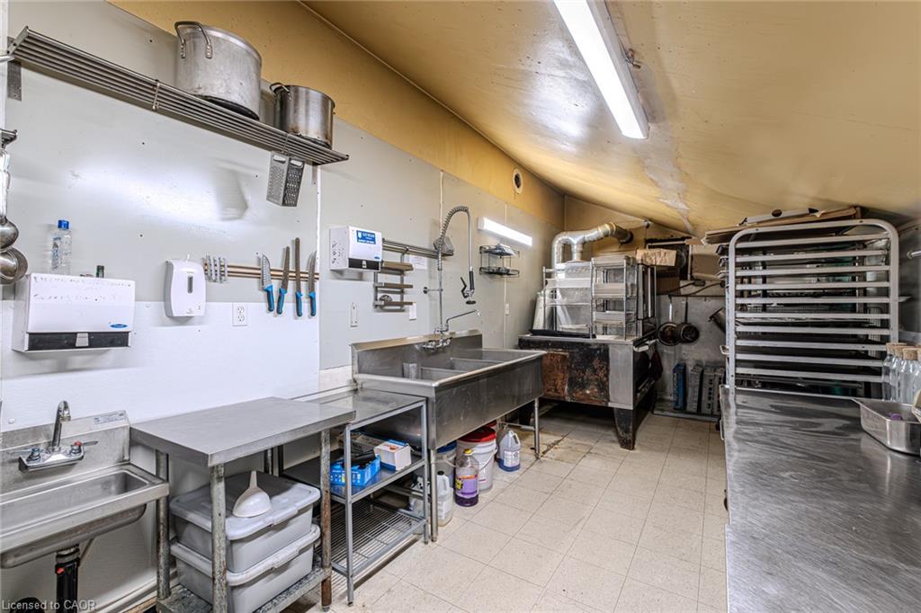 4 Albert Street Property Photo 15