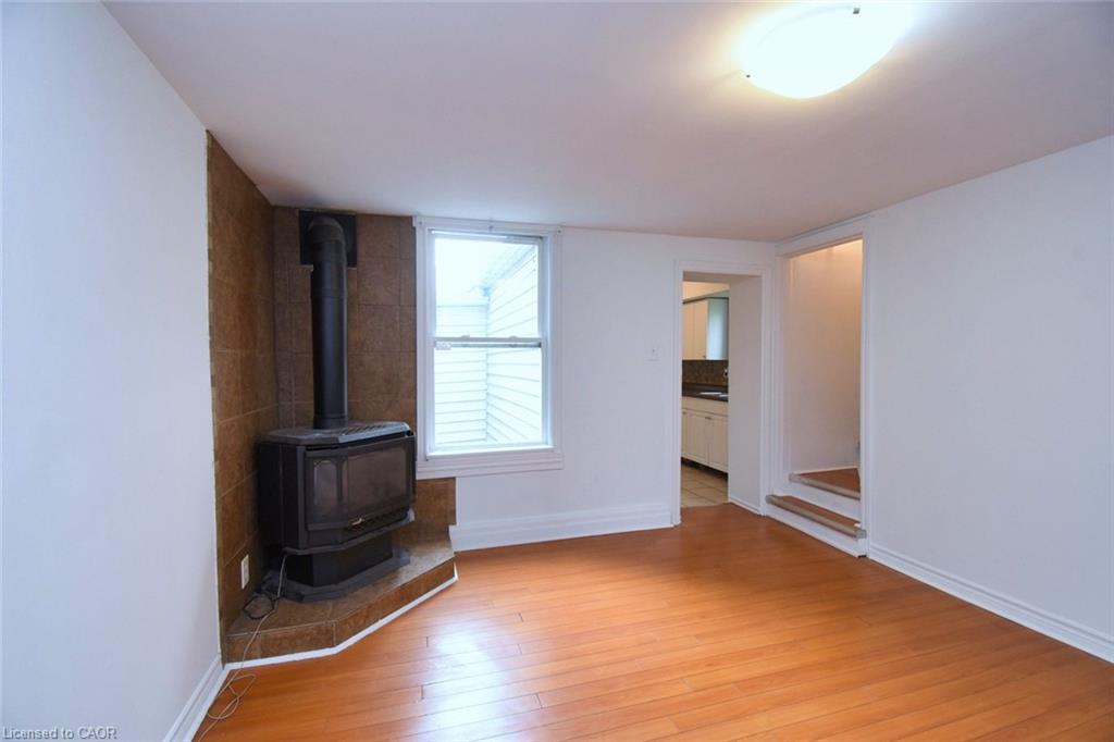 122 Evans Street Property Photo 9